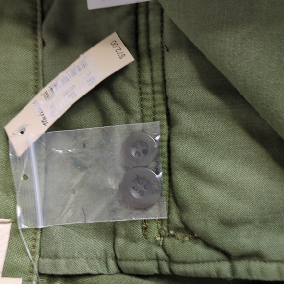 Madewell High Rise Button Fly Cutoff Cargo Shorts...Size 28 - Picture 9 of 11